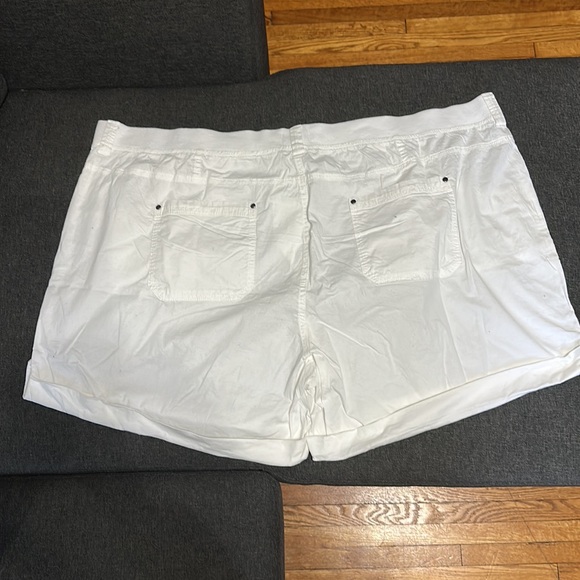 NWT dash white Michelle comfee-flex shorts 3X - Picture 3 of 8